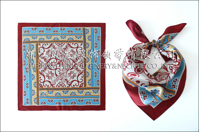 6196511_貴州茅臺(tái)真絲小方巾-1.jpeg